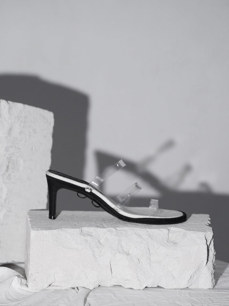 Canvas 003 - Black White