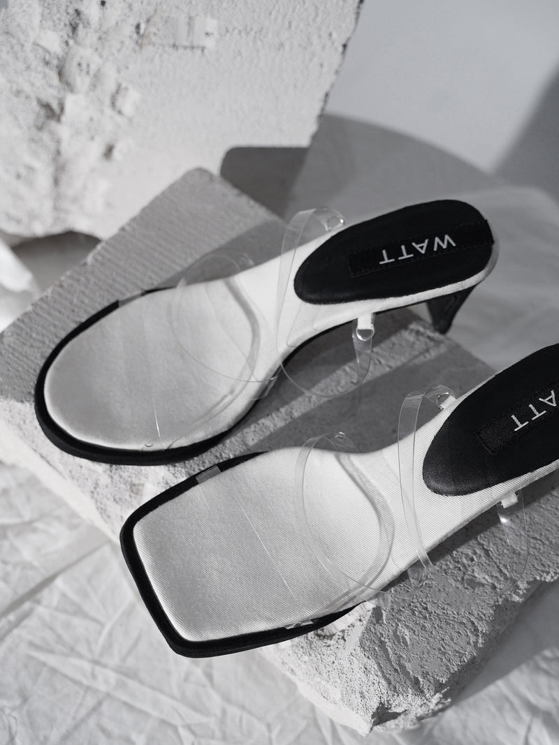 Canvas 003 - Black White
