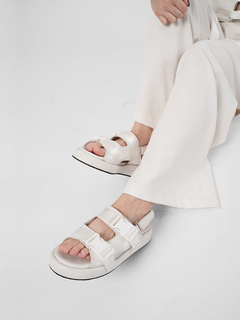 Escape - White